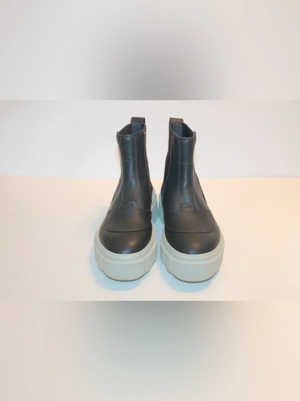 Sorel Caribou x Waterproof Chelsea Boots Women’s Size 5.5